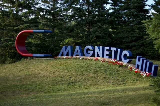 Le panneau de Magnetic Hill à Moncton, au Nouveau-Brunswick : la seule province avec un volet d'immigration réservé aux francophones
